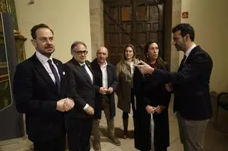 EN IMÁGENES: La localidad vallisoletana de Medina de Rioseco presenta su Semana Santa en Gijón