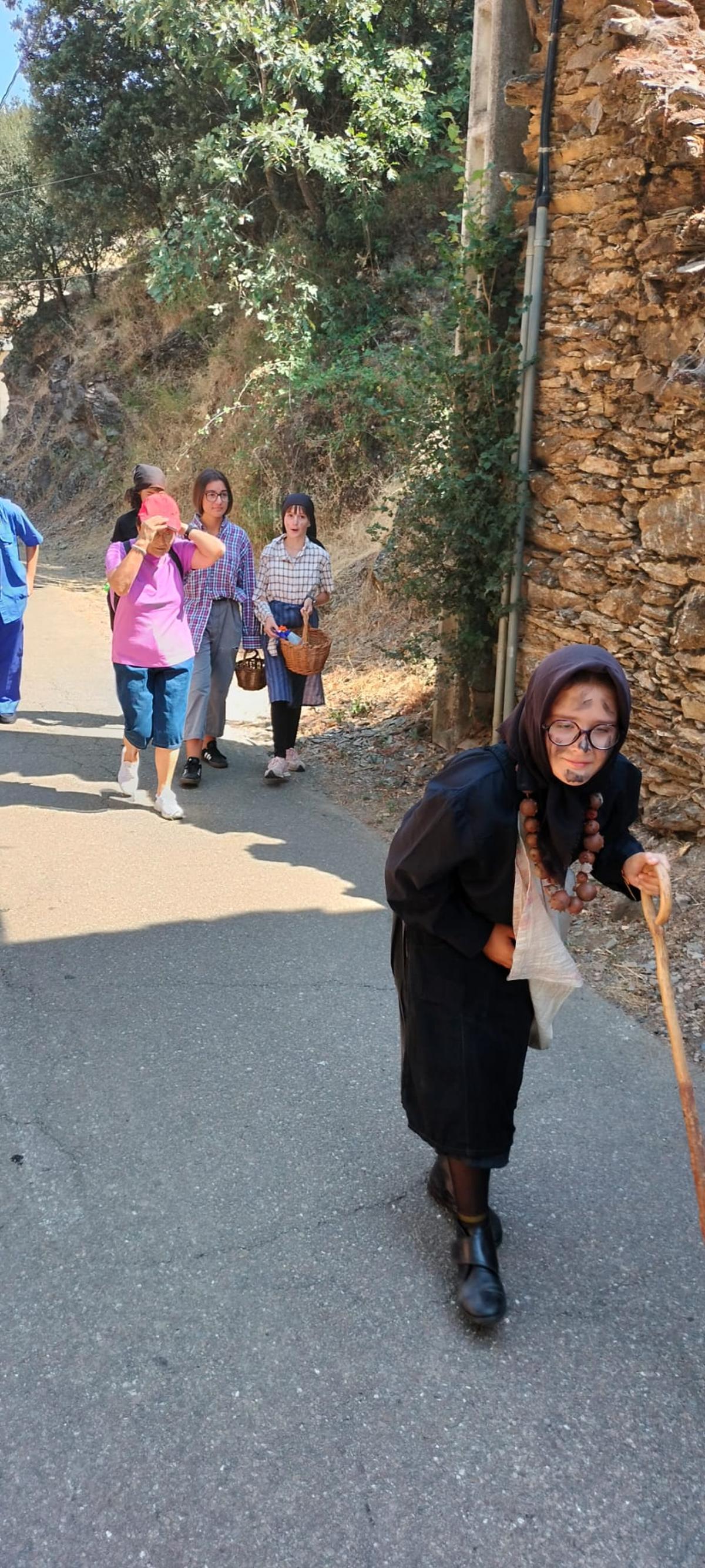 San Vicente de la Cabeza recupera El Atenazador, la única mascarada ibérica del verano