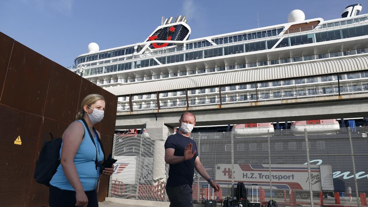 Llegada del primer crucero a Málaga tras el inicio de la pandemia