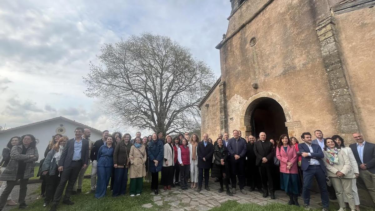 La visita a la iglesia de Priesca.