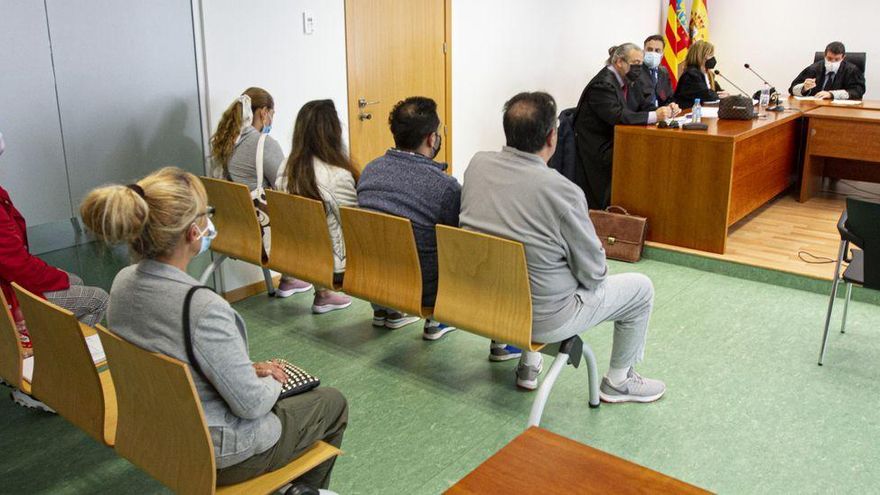 Condenados a once años de prisión por prostituir a mujeres catorce horas al día en un chalé de Alicante