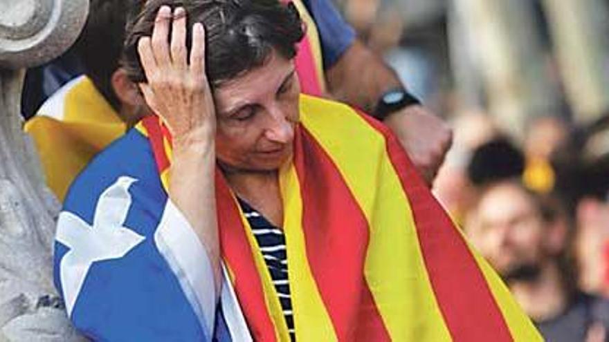 Enttäuschte Separatisten nach Puigdemonts Rede.