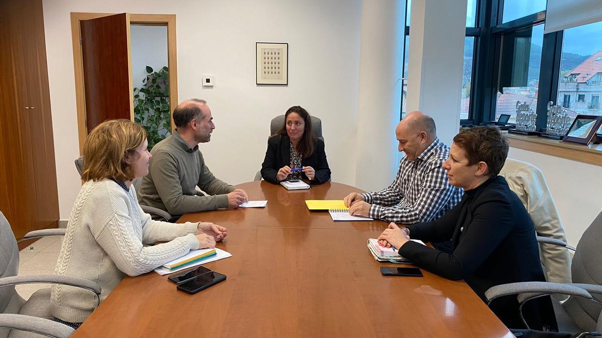 La reunión con representantes de la empresa concesionaria.