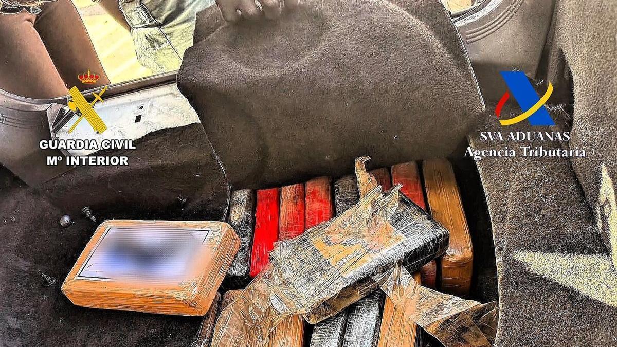 VÍDEO | Detenido un hombre con 38 kilos de cocaína en un coche en el puerto de Palma