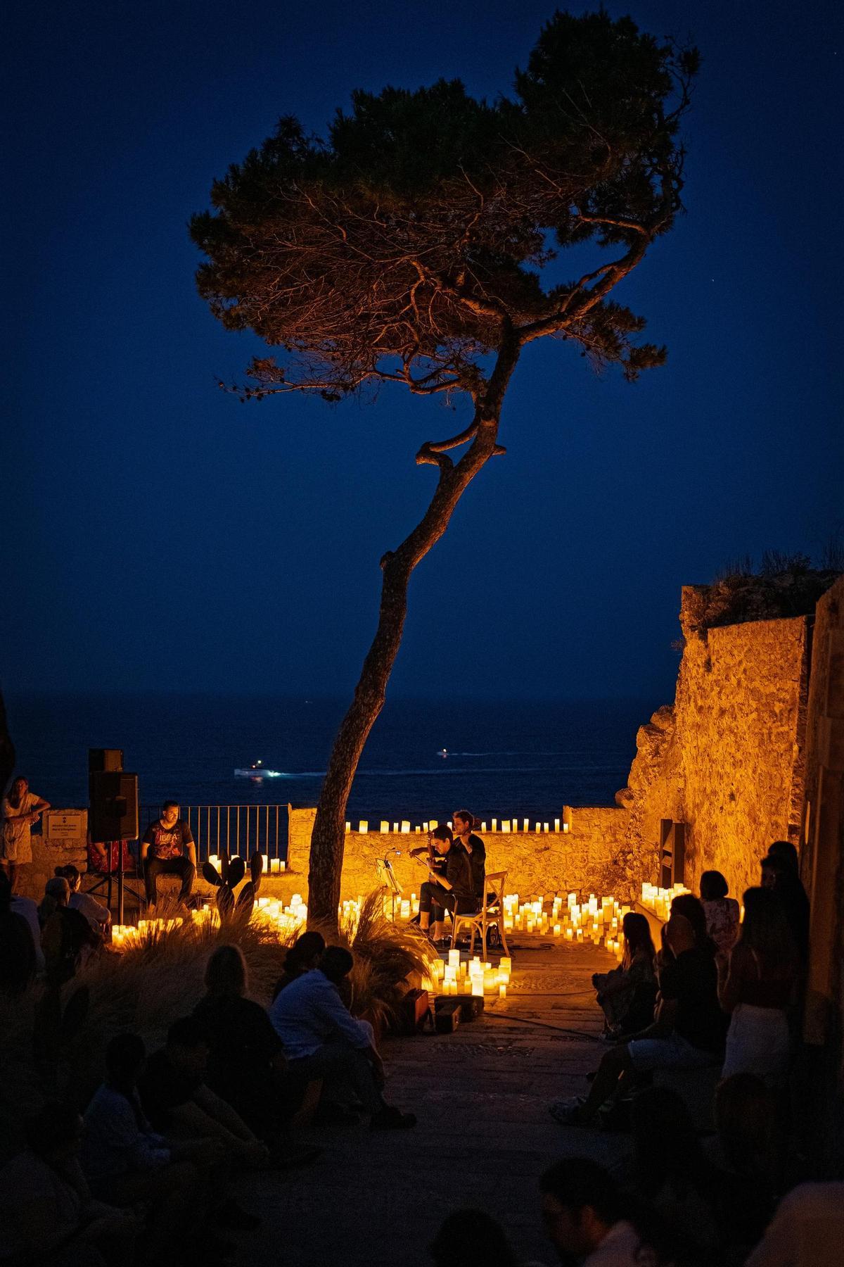 Un concierto de Eivissa Daurada en Dalt Vila