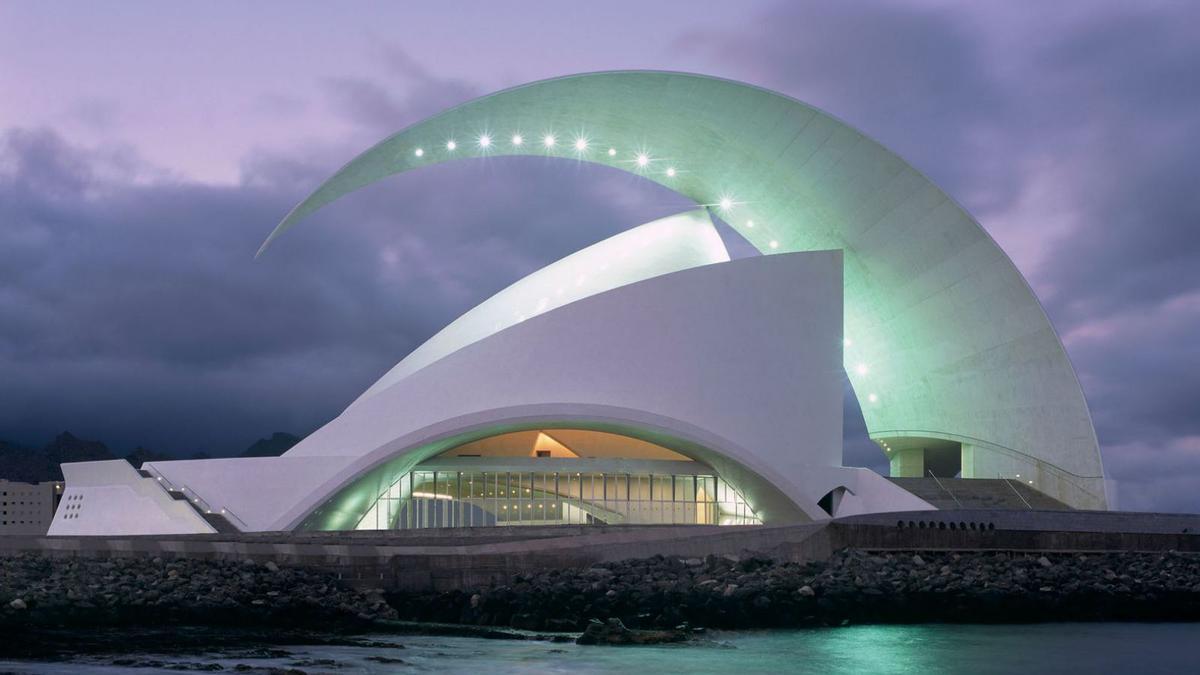 EL AUDITORIO DE TENERIFE ADÁN MARTÍN DISEÑADO POR EL ARQUITECTO SANTIAGO CALATRAVA.