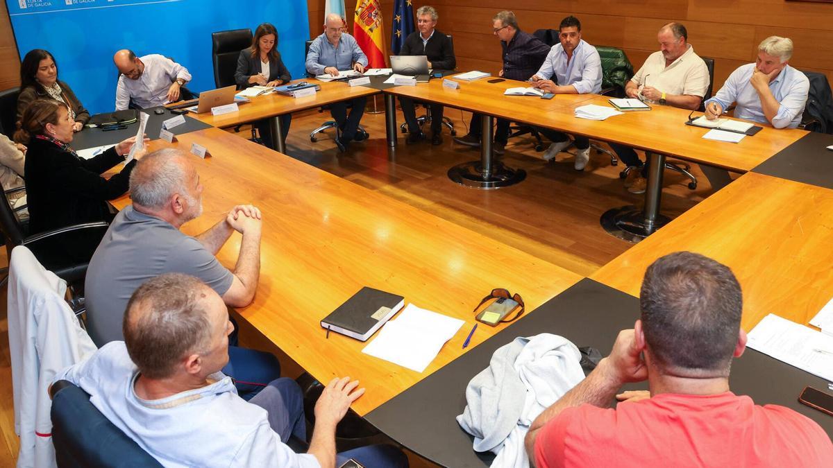 La reunión de la Mesa del Mejillón, presidida por la conselleira.