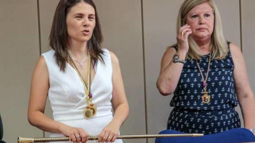 Rosa Guillén (PSOE) junto a Rosario Ballester (UPyD).