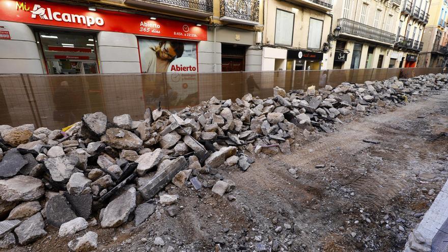 Adiós a la antigua calle Manifestación de Zaragoza: los primeros trabajos para renovar la vía dejan estas imágenes