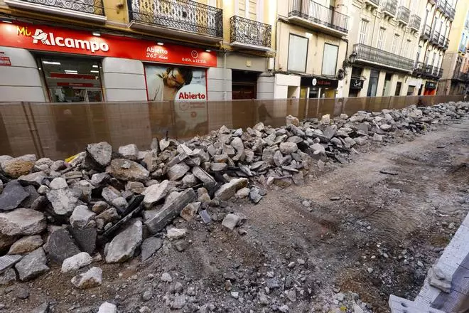 Adiós a la antigua calle Manifestación de Zaragoza: los primeros trabajos para renovar la vía dejan estas imágenes