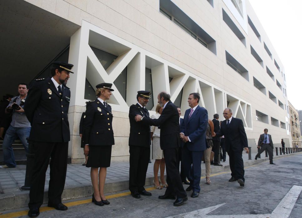 Como ministro del Interior, en 2009 inauguró la nueva Comisaría Provincial en Alicante
