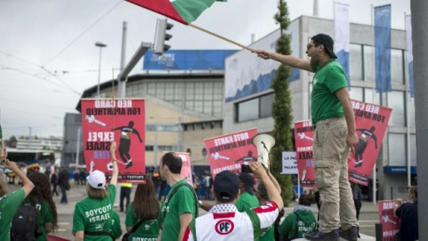 Manifestación propalestina a las puertas del Congreso de la FIFA