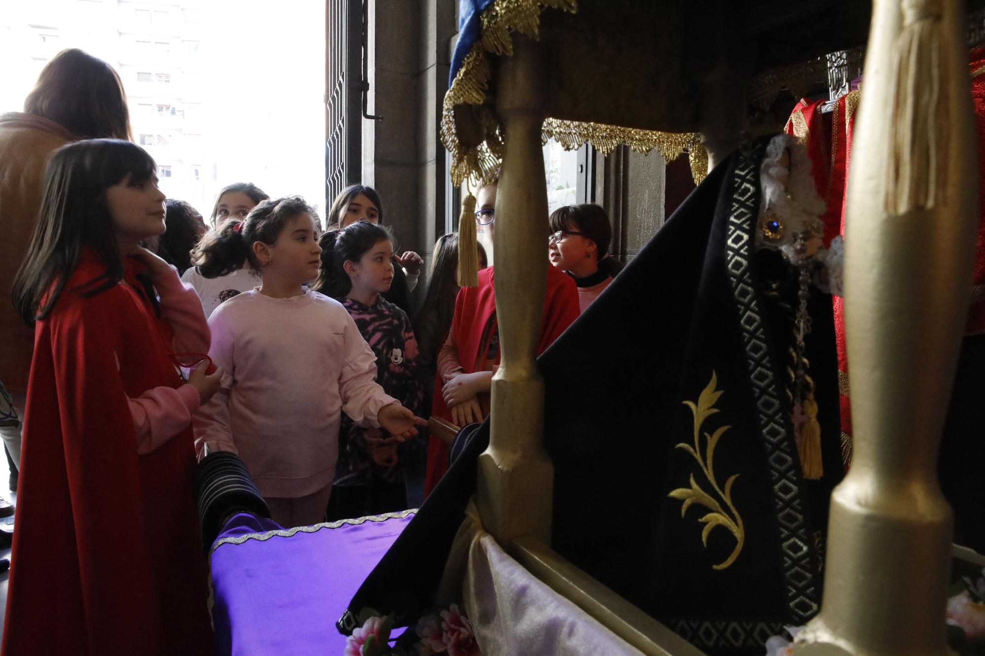 En imágenes: El Vía Crucis de los niños adelanta en San José la Semana Santa de Gijón