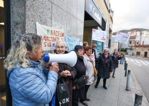 La Teixonera es mobilitza contra el tancament de l’única agència bancària que li queda