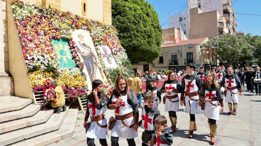 La ofrenda ilumina San Vicente