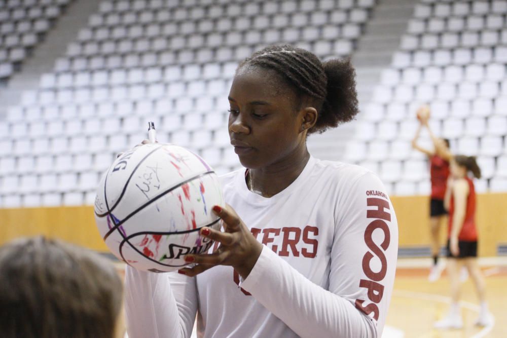 Entrenament de l'Spar Citylift Girona abans de la final de la lliga femenina