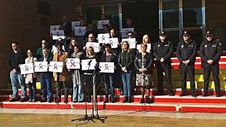 Veïns de Fuengirola es van concentrar ahir per condemnar l&#039;assassinat.