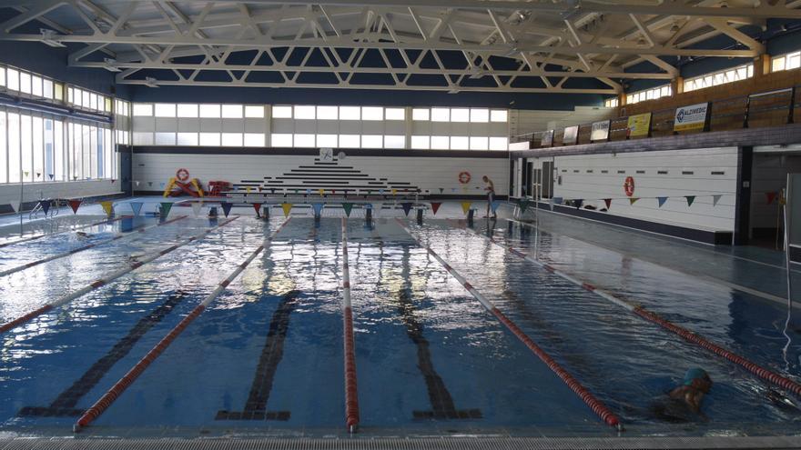 La piscina cubierta de Alzira recupera el nivel de usuarios anterior a la pandemia