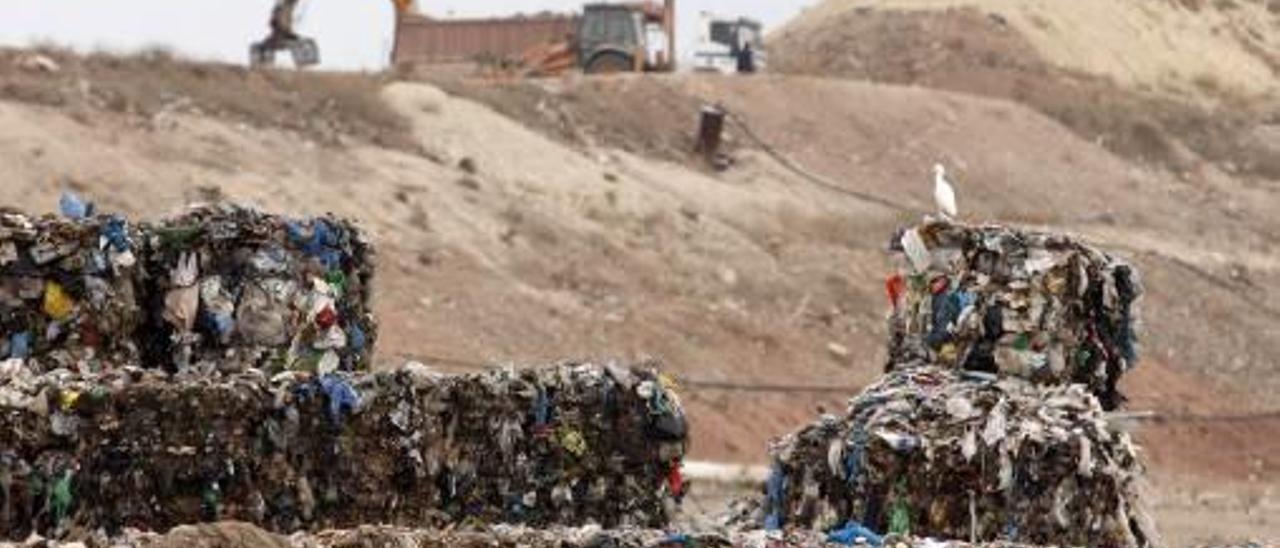 Imagen del vertedero de Villena, que está previsto que gestione hasta 30.000 toneladas de basura de la Vega Baja.