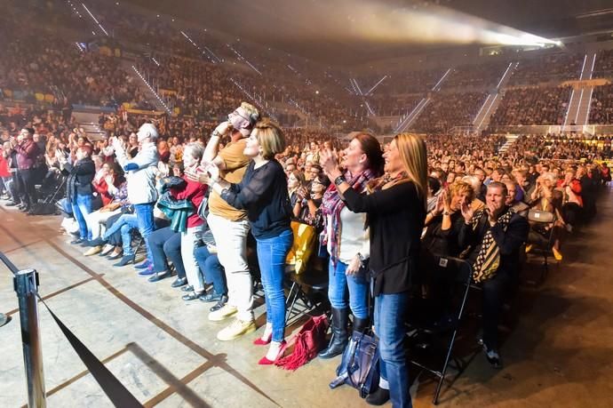 13-12-2019 LAS PALMAS DE GRAN CANARIA.  Concierto Raphael (Tour Raphael Resinphónico) en el Gran Canaria Arena. Fotógrafo: ANDRES CRUZ  | 13/12/2019 | Fotógrafo: Andrés Cruz