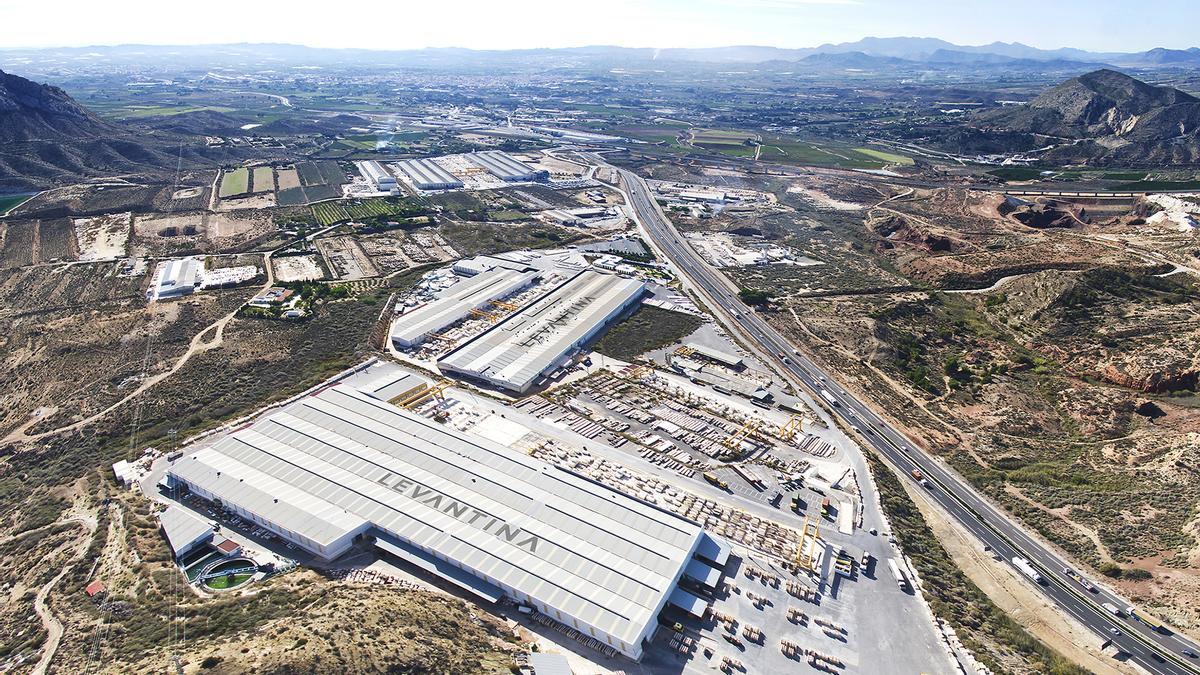 Una imagen aérea de la planta de Levantina en Novelda.