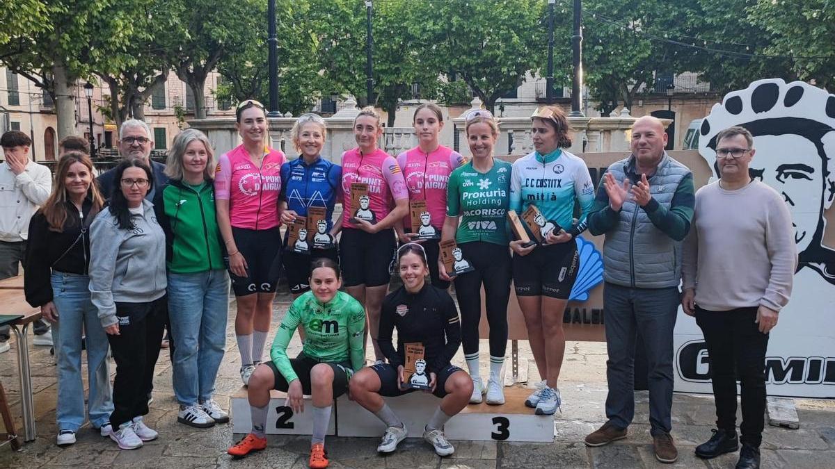 Podio de la carrera de féminas de Memorial Toni Gomila