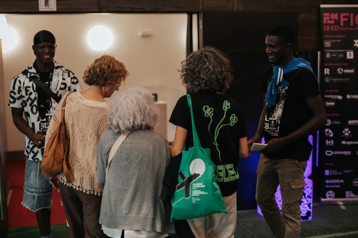 La acogida en Bueu a refugiados y migrantes de África