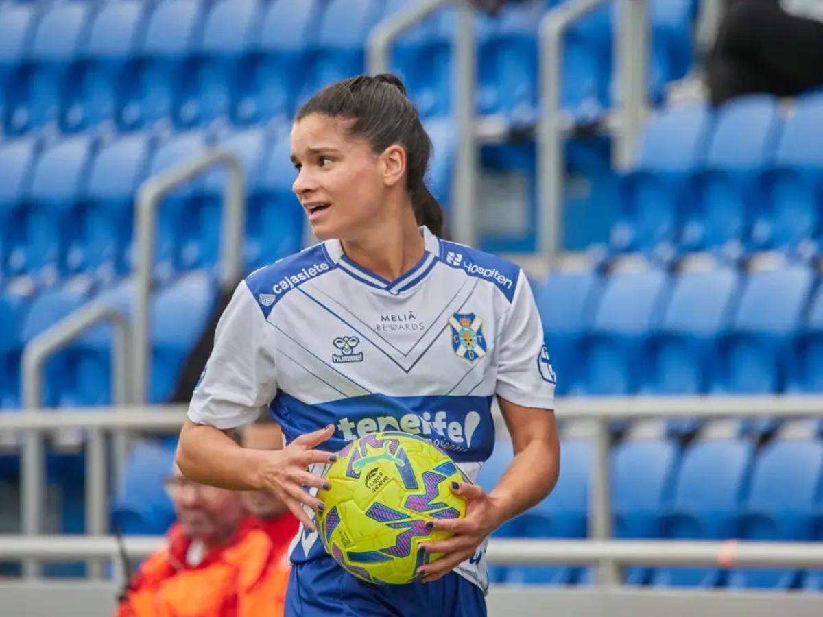 Violeta Quiles, con el CD Tenerife.