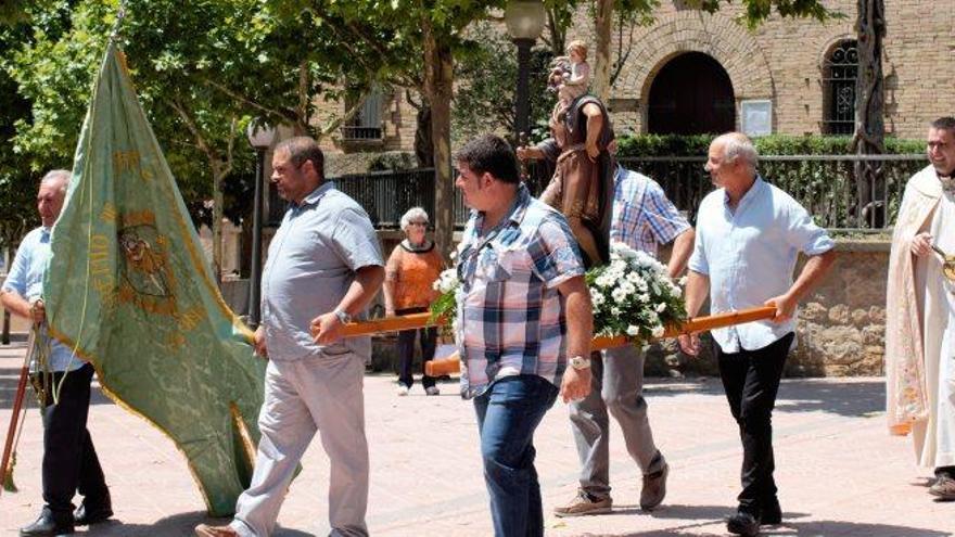 Moment de la sortida de l&#039;església del Cor de Maria