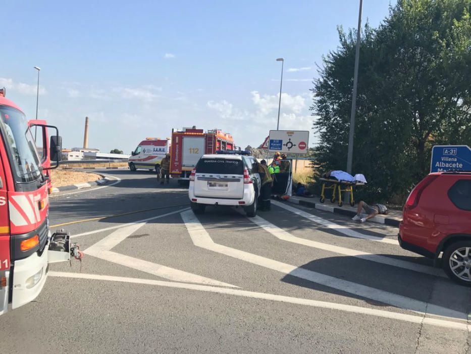 Cinco heridos al salirse un coche en el acceso de la autovía A-31 en Sax