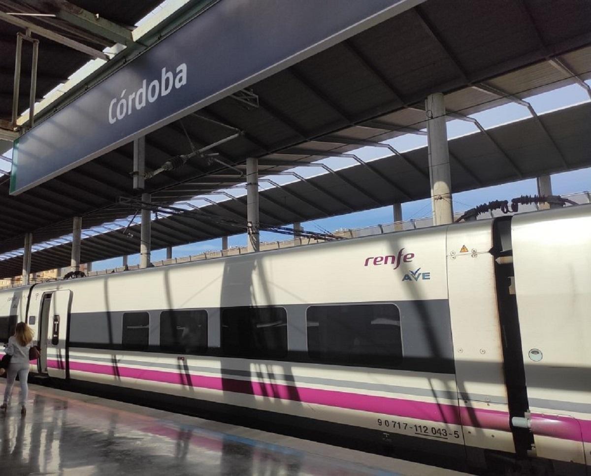 Andén de AVE en la estación de Córdoba.