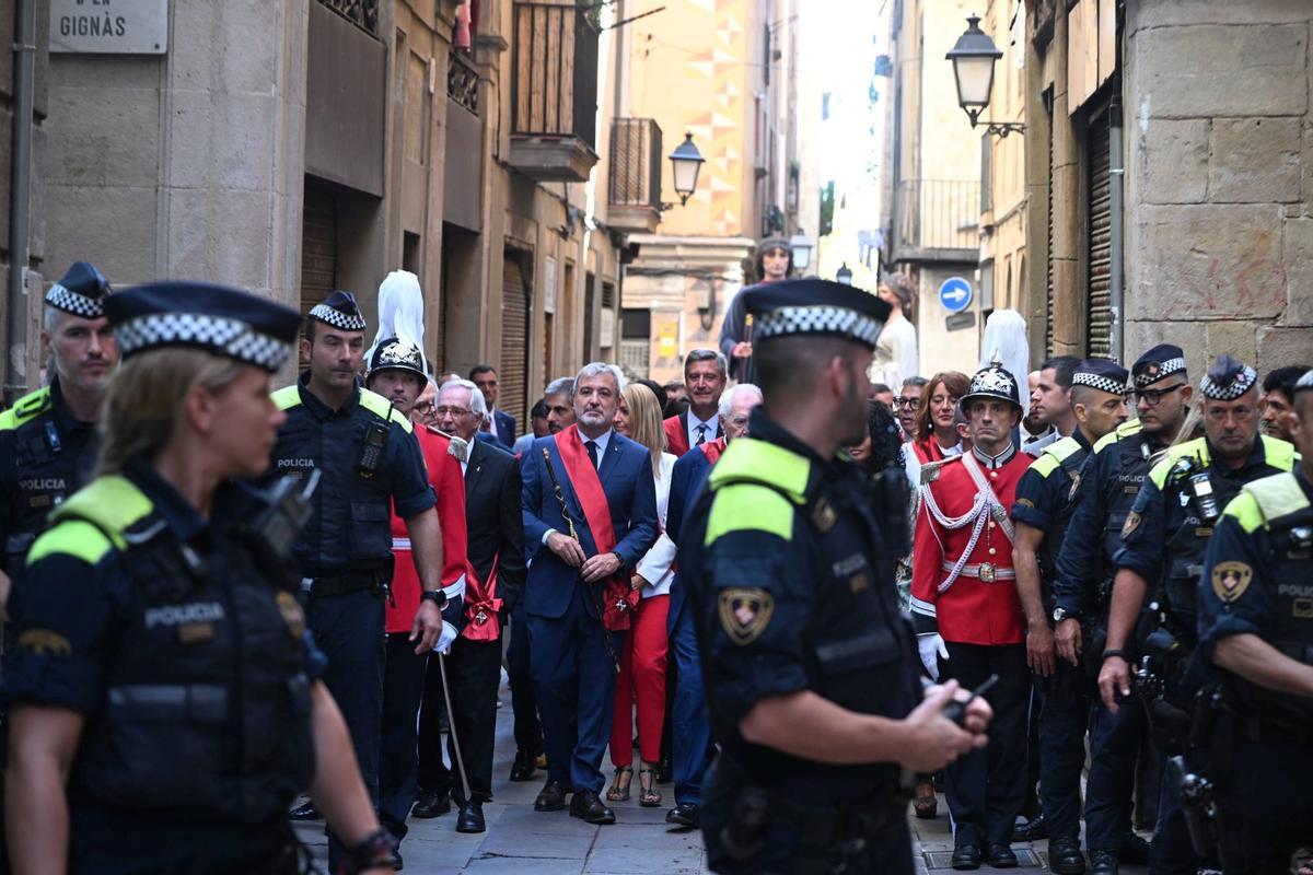 Collboni asiste a la misa de la Mercè