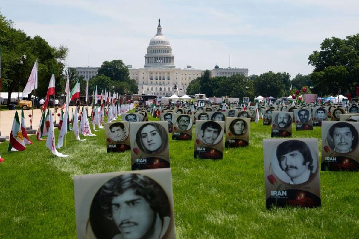Protestas contra la guerra en Irán frente a la Casa Blanca