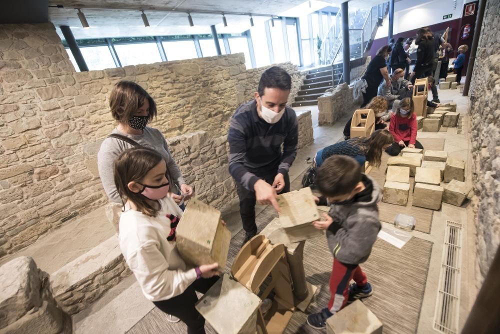 Turisme a Món Sant Benet durant la Setmana Santa