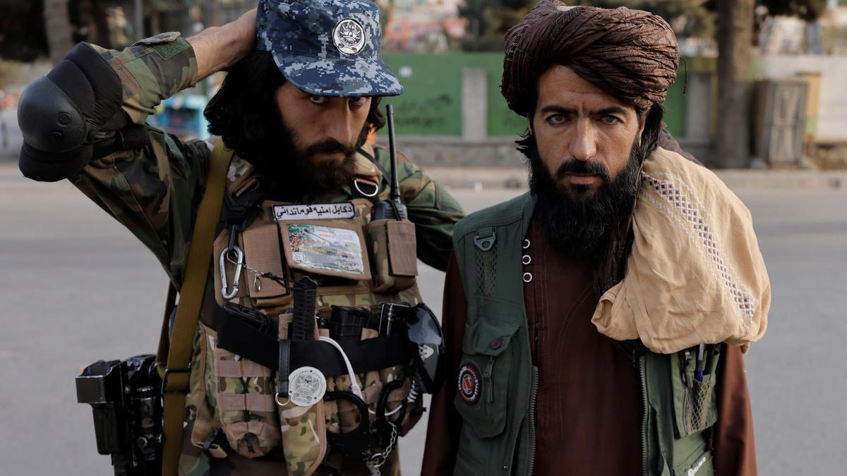 Miembros de las fuerzas talibán