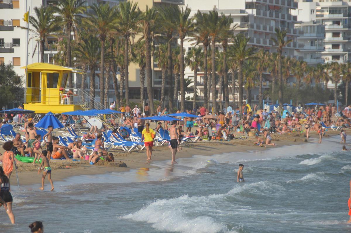 La platja de Santa Margarida en ple mes d'agost ho diu tot