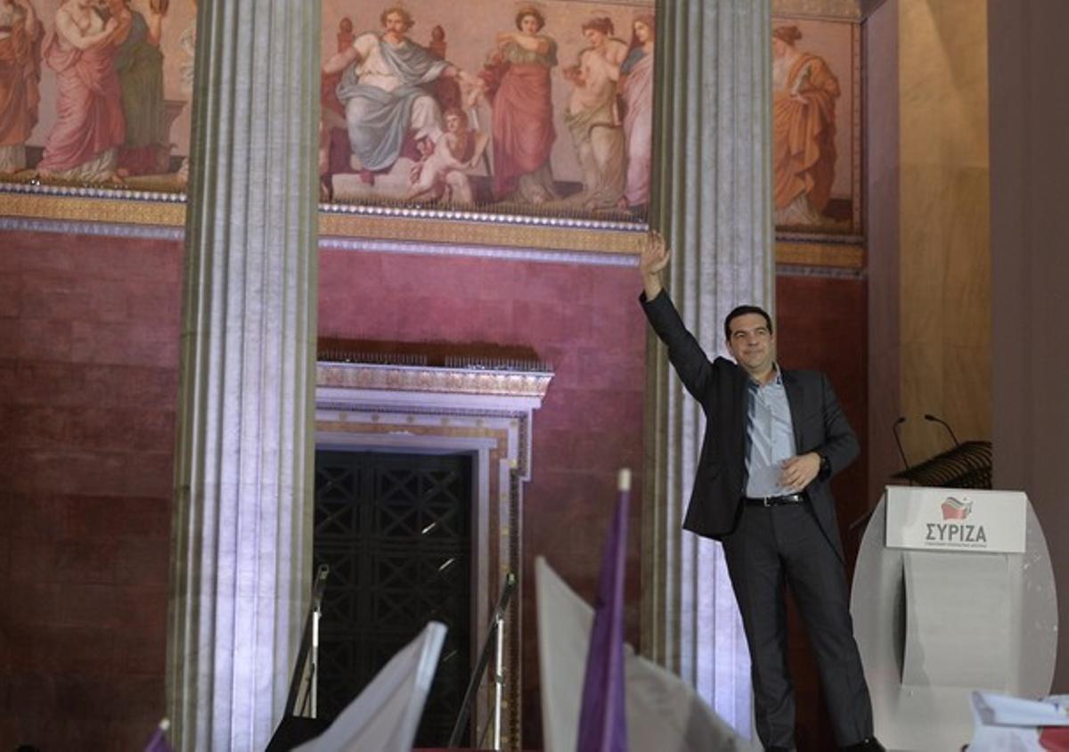 Tsipras celebra el triunfo, en Atenas.