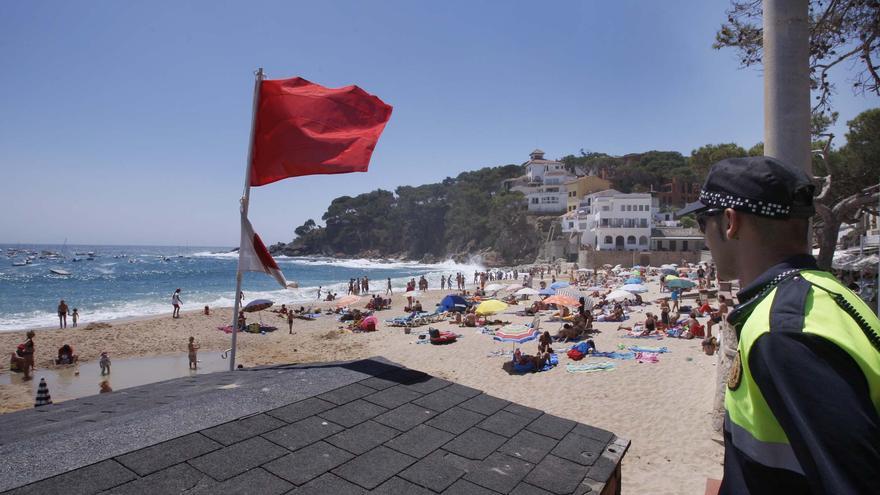 Alcohol i bandera vermella, el còctel mortal a l’aigua