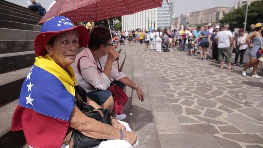 Los venezolanos votan contra el proceso constituyente de Maduro en Tenerife