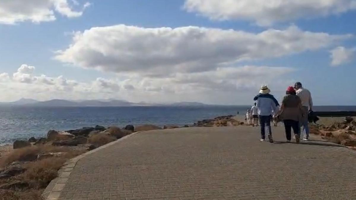 Tiempo con viento en la zona del faro de Pechiguera (Yaiza).