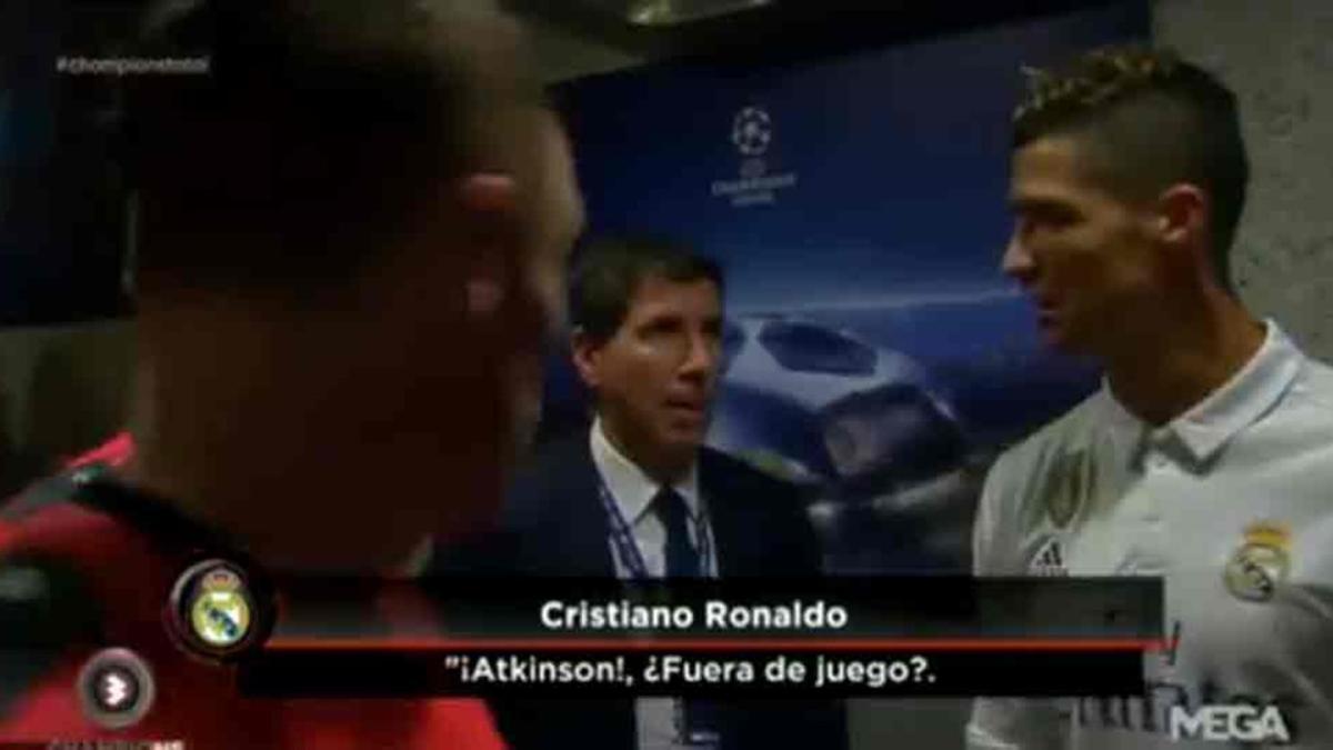 Cristiano Ronaldo esperó al colegiado Martin Atkinson