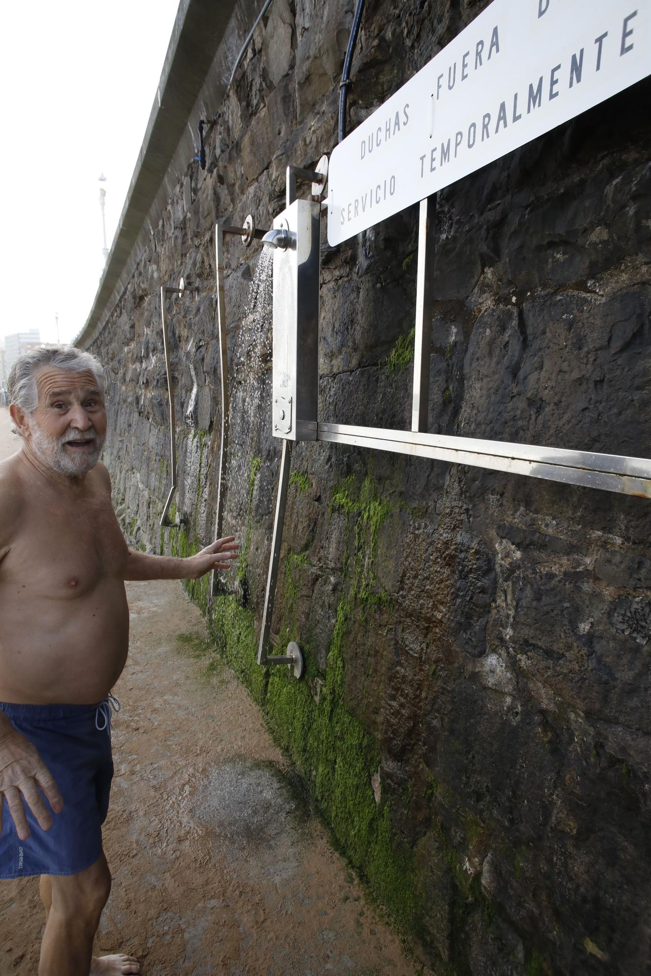 Los ba�istas de la Escalerona, en la playa de San Lorenzo (21).jpg