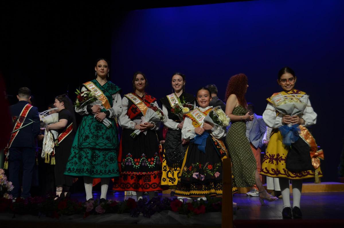 Las representantes de la Infancia y la Juventud tras la gala.