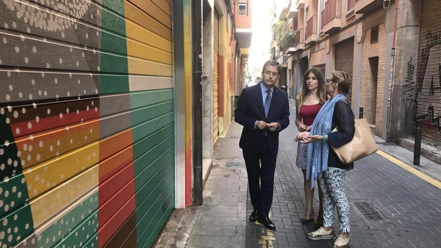 El ayuntamiento anima a los ciudadanos a coger la brocha gorda en Santa Eulalia