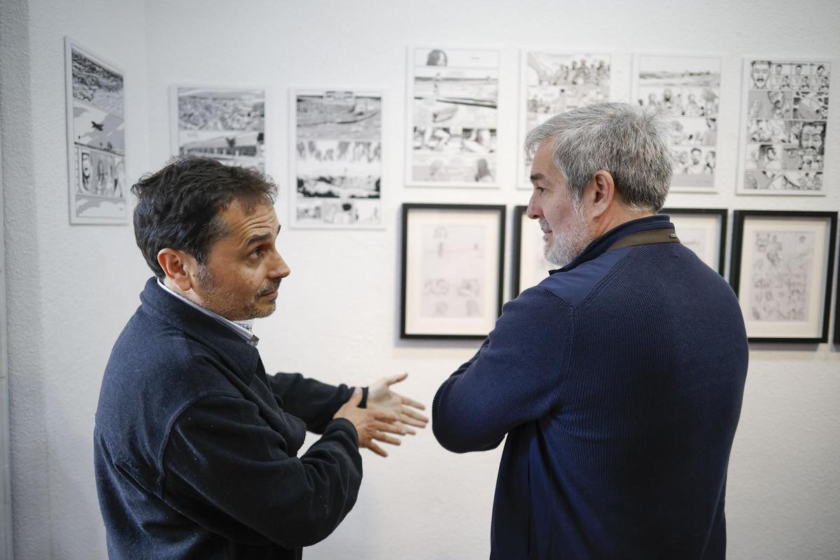 Clavijo (d) en la inauguración de la exposición.