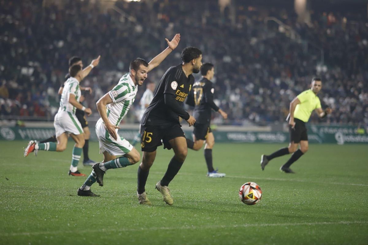 Lance del choque de la primera vuelta ante el Castilla en El Arcángel.