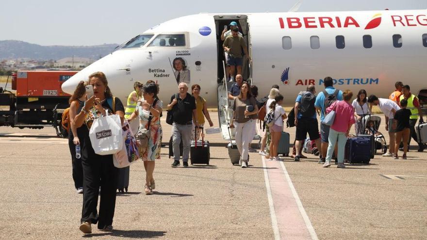 Córdoba retoma los vuelos regulares en el aeropuerto 16 años después