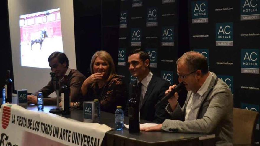 Encuentro taurino entre Paco Ureña y Manolo Sánchez