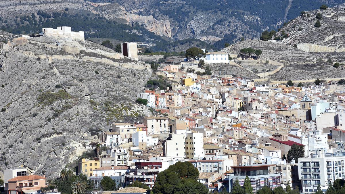 En Semana Santa en Xixona es tradicional pasar el día y comerse la «mona» en el campo