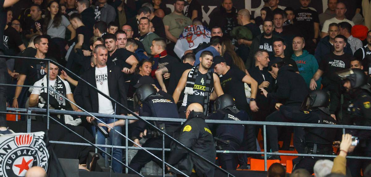 La afición del Partizan, protagonista negativa en La Fonteta.